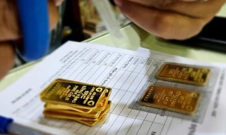 Giá vàng đồng loạt giảm 