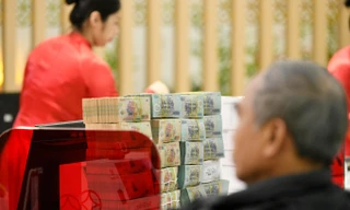 Vốn rẻ đang đổ vào các ngân hàng thương mại