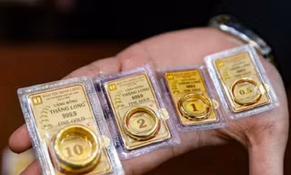 Giá vàng neo trên đỉnh cao
