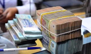 Vì sao rất nhiều tiền 'bơm' ra thị trường mà lãi suất cho vay không giảm?