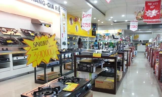 Thương nhân ngồi 'đuổi ruồi' đợi hết tháng 'cô hồn'