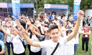 Hàng ngàn sinh viên tham gia ngày hội Tôi yêu Tổ quốc tôi.