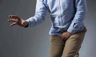 Một người đàn ông Gruzia đã nhập viện lần đầu tiên sau khi “dương cung” suốt 12 giờ đồng hồ.