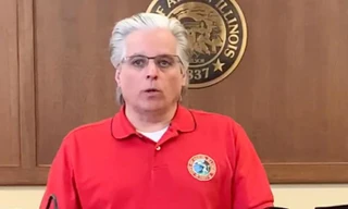 Thị trưởng Brant Walker cho biết, ông cảm thấy xấu hổ vì hành động của vợ mình và xin lỗi người dân Alton.