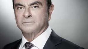 Ông trùm xe hơi Carlos Ghosn đã tẩu thoát bằng việc chui vào hộp đàn.