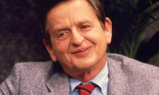 Thủ tướng Thụy Điển Olof Palme bị ám sát đầy bí ẩn vào năm 1986.