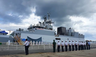 Tàu hải quân Ấn Độ cập cảng Nhà Rồng, TP HCM.