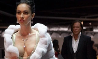 Megan Fox triệt để khoe ngực trong phim mới
