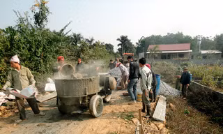 CLB Thanh niên giúp nhau phát triển kinh tế (Hòa Bình) nhận công trình gây quỹ