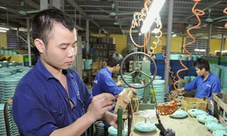 Làm gì thoát khỏi “màn tuyn, phích nước, bóng đèn”?