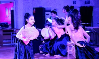 Sôi động show diễn 'Sắc màu tuổi thơ' của các dancer nhí