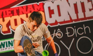 Soái ca 9X đa tài sáng tạo Hand Balancing Solo Act