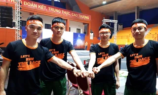 Gặp bộ tứ quân sự thành ứng viên vô địch xe tự hành từ tờ rơi