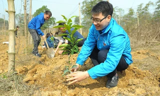 Nhiều phần quà Tết tặng học sinh khó khăn Hòa Bình