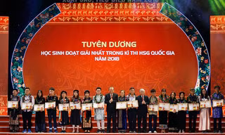 Tuyên dương 166 học sinh sinh viên dân tộc thiểu số xuất sắc tiêu biểu