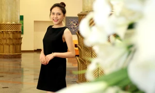 Á hậu Lò Thị Minh khoe nét gợi cảm