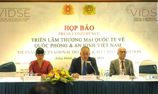 Việt Nam trưng bày công nghệ tàng hình, tàu ngầm