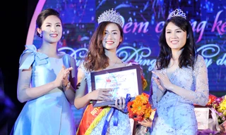 Hoa khôi Duyên dáng Xây dựng 2016 (giữa ảnh) rạng rỡ trên sân khấu cùng giám khảo Hoa hậu Việt Nam Ngọc Hân và Hoa khôi Duyên dáng Xây dựng 2014