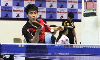 Các tay vợt sinh viên tranh tài