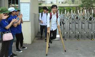 Kết thúc thi tổ hợp tự nhiên: Thí sinh cười tươi dù than đề khó