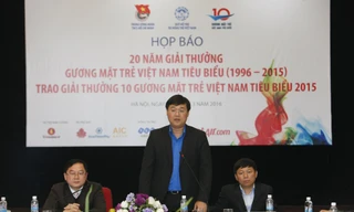 Anh Lê Quốc Phong - Ủy viên dự khuyết BCH T.Ư Đảng, Bí thư T.Ư Đoàn chủ trì chương trình họp báo (Ảnh: Như Ý)