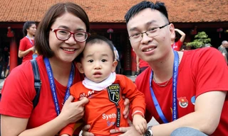 Gia đình nhỏ của anh Long chị Hương. Ảnh: Lâm Hải Đăng