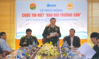 Thiếu tướng Hoàng Anh Tuấn - Phó Chủ tịch Thường trực Tổng Thư ký Hội Truyền thống Trường Sơn - Đường Hồ Chí Minh Việt Nam, trưởng ban tổ chức cuộc thi phát biểu