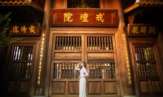 Ngẩn ngơ thiếu nữ Triều Tiên khoe sắc xuân đón năm mới