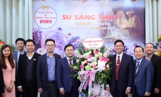 Chủ tịch T.Ư Hội LHTN Việt Nam chúc mừng mùa Giáng sinh