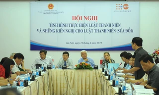 Xây dựng Luật đảm bảo sự hỗ trợ thanh niên tiếp cận chính sách