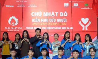 Sinh viên Kinh doanh Công nghệ tưng bừng hiến máu khởi động Chủ nhật Đỏ 2020