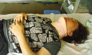 Bà Lê Thị Liên đang phải điều trị ở Bệnh viện Thanh Nhàn