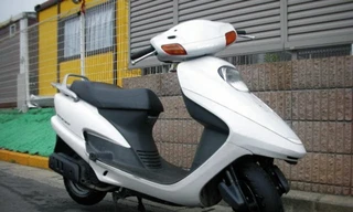 Xe máy cũ: Hết thời lại hay