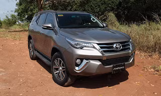Toyota Fortuner nhập khẩu có giá bán không được như kỳ vọng