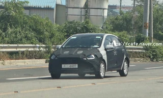 Hyundai Grand i10 thế hệ mới rò rỉ ảnh chạy thử ở Ấn Độ.