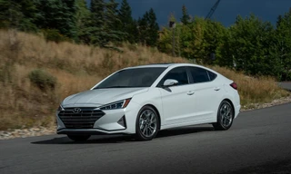 Hyundai Elantra 2019 đã được bán chính thức tại Mỹ.