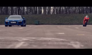 Siêu xe đấu với siêu mô tô