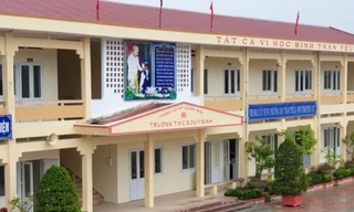 Trường THCS Duy Ninh nơi học sinh H.L.N bị cô giáo cho các bạn cùng lớp tát vì nói tục chửi thề.