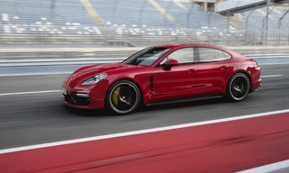 Porsche Panamera bị triệu hồi trên toàn cầu.