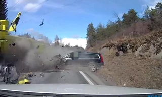 Chiếc Volvo XC70 cứu sống chủ nhân sau khi bị đâm 