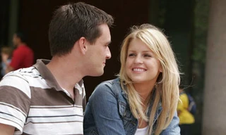 Khi con gái chủ động "cầm cưa"