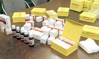 Kẻ buôn thuốc ung thư giả thu tiền triệu mỗi tháng