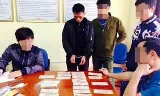 Kiểm đếm tang vật vụ án.