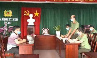 Nguyễn Thanh T. (bìa trái) bị phạt 18 triệu đồng do cung cấp thông tin sai sự thật và cung cấp thông tin thuộc phạm vi bí mật nhà nước cho cá nhân không đúng quy định.