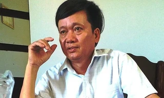 Ông Trần Văn Cân, người chỉ đạo công nhân làm thuê phá hoại cây trồng của dân vừa thôi chức Bí thư Đảng ủy xã Phong Xuân