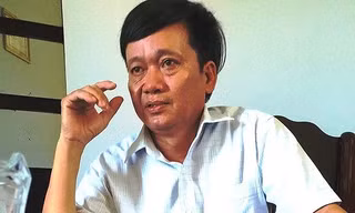 Ông Trần Văn Cân, người chỉ đạo công nhân làm thuê phá hoại cây trồng của dân vừa thôi chức Bí thư Đảng ủy xã Phong Xuân