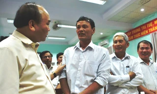 Thủ tướng quan tâm động viên cán bộ, người dân vùng ảnh hưởng sự cố môi trường biển tỉnh TT-Huế