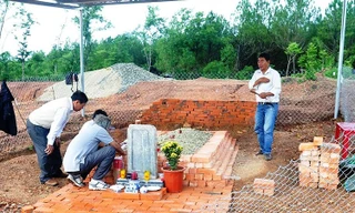 Cơ quan chức năng tại TT-Huế thống nhất không di dời lăng mộ bà Tài nhân họ Lê - vợ vua Tự Đức đi nơi khác để làm bãi đỗ xe