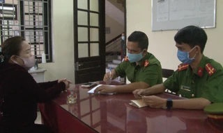 Công an làm việc với nghi can vận chuyển hơn 70kg thuốc nổ đi giữa phố.