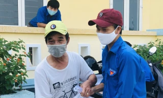 Tại TT-Huế hiện có nhiều hình thức, chương trình hỗ trợ người dân gặp khó khăn do dịch bệnh COVID-19.